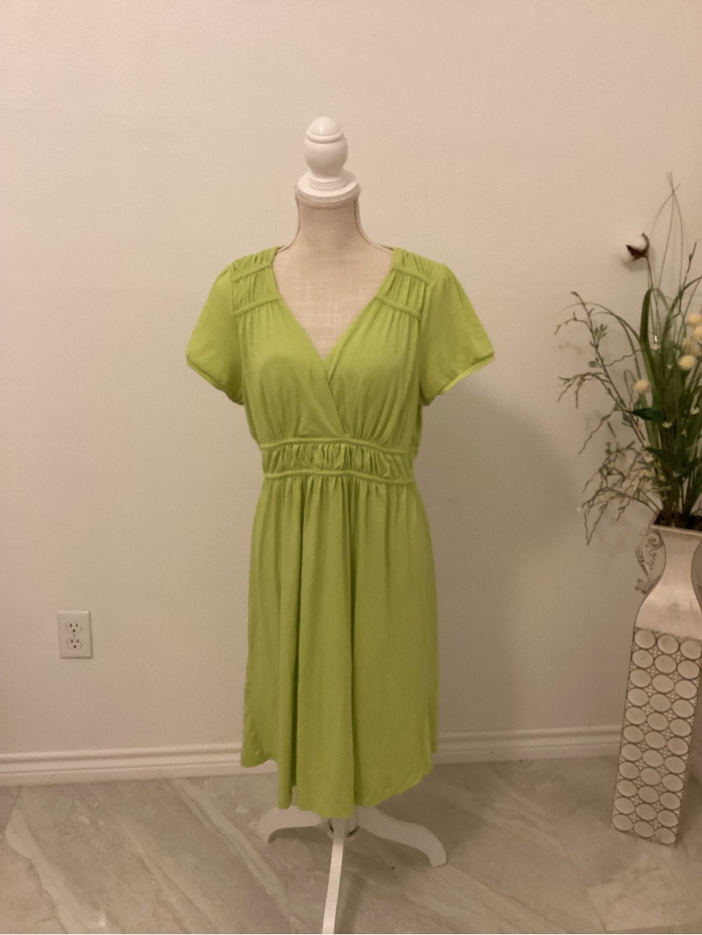 Sam & Max Lime Green V-Neck Fit & Flare Dress Size Large